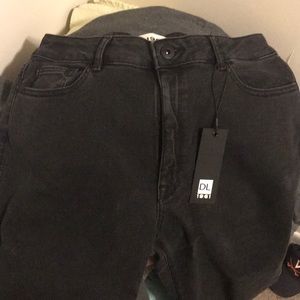 DL1961 Farrow Instaslim Black Jeans Size 33 NWT